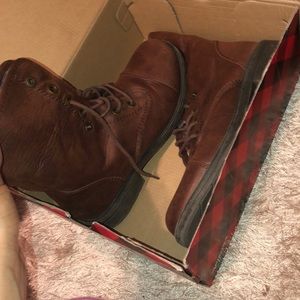 Brown Combat Boots !